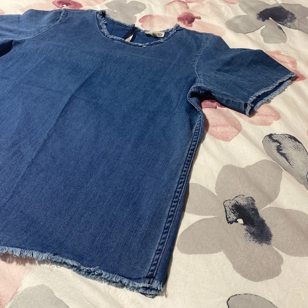 Aritzia Wilfred Blue Jean Short Sleeve Top Size Medium - Picture 4 of 8
